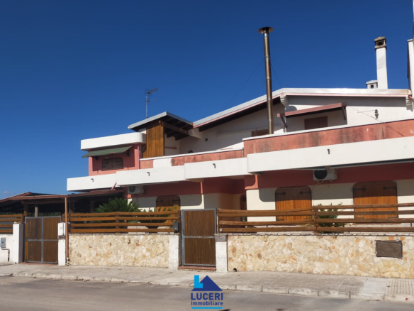 Villa con ampie terrazze e giardino recintato di 600mq, Nardò