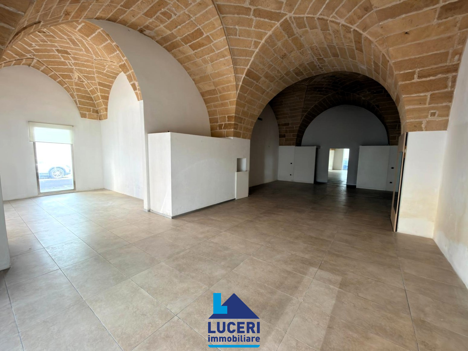 GX-619.008 Locale commerciale con volte a stella, Corso Roma, Gallipoli