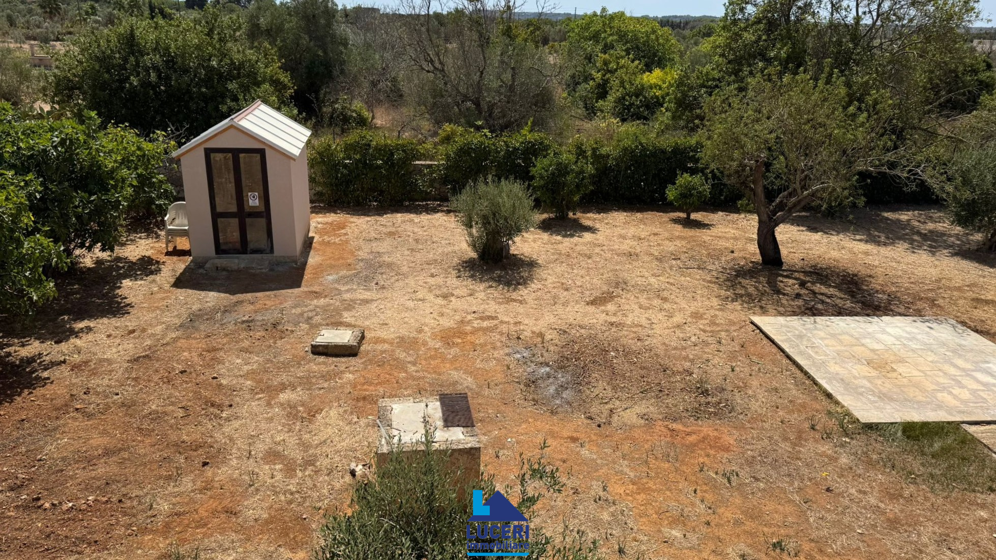 Villetta ben rifinita con 3000 mq di terreno recintato, Li Foggi, Gallipoli