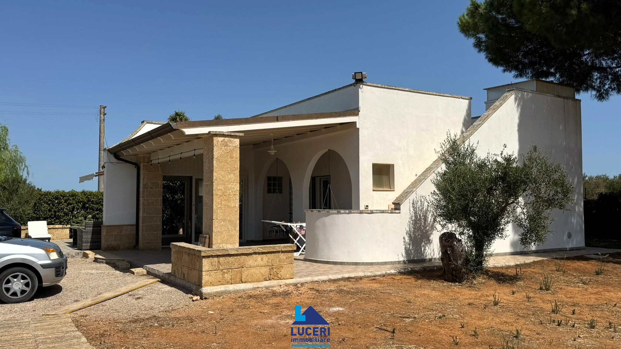 Villetta ben rifinita con 3000 mq di terreno recintato, Li Foggi, Gallipoli
