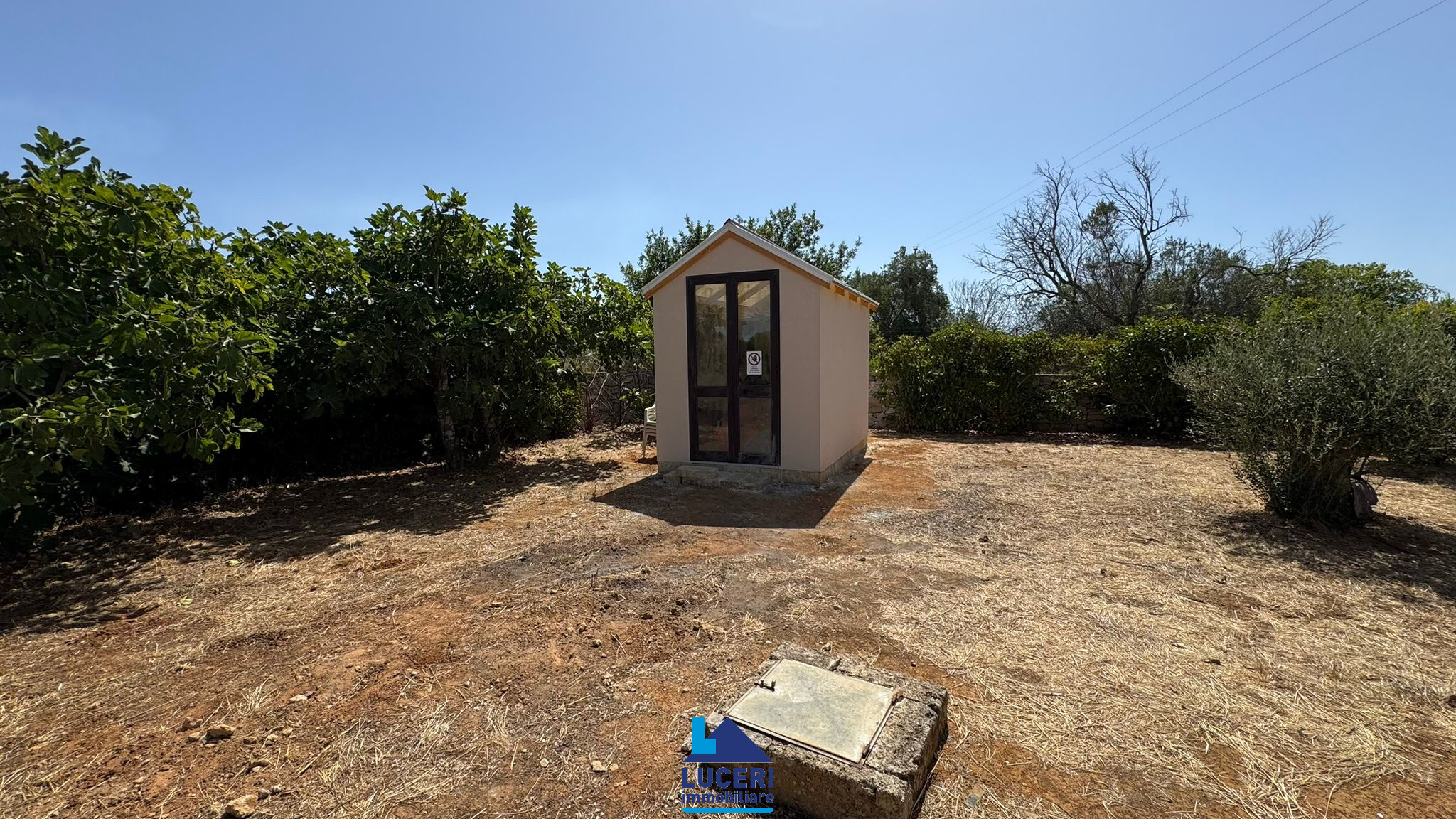 Villetta ben rifinita con 3000 mq di terreno recintato, Li Foggi, Gallipoli