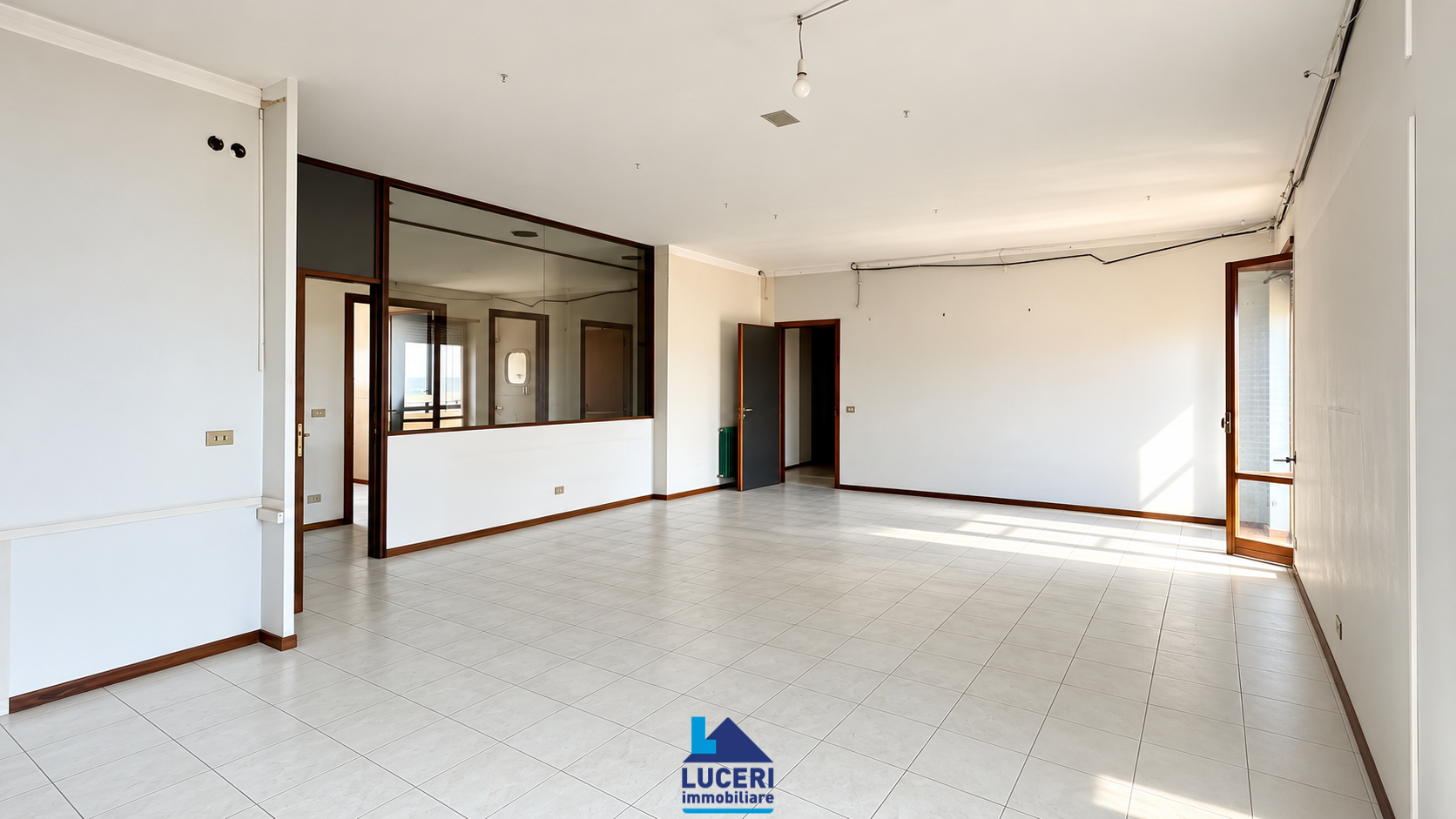 Ampio appartamento termoautonomo con terrazzo, Matino