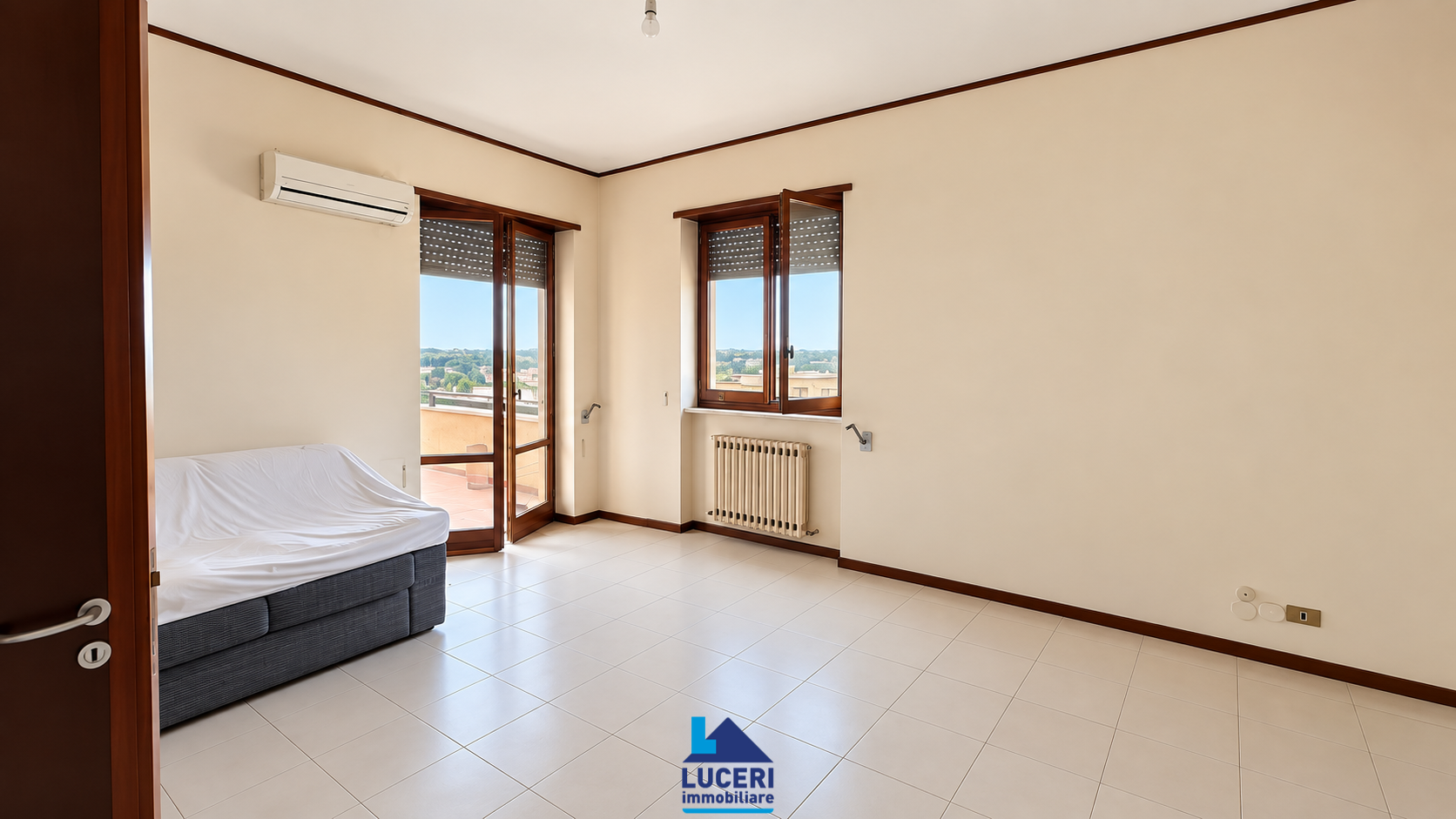 Ampio appartamento termoautonomo con terrazzo, Matino